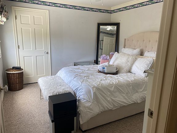 Queen Bed with Ceiling Fan