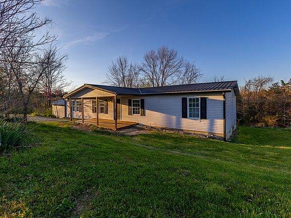 4th image of 262 Oak Ridge Rd