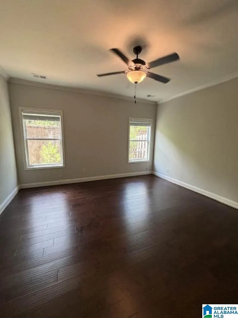 3 bed, 2.5 bath, 1674 sqft, $2,665 — Photo 4