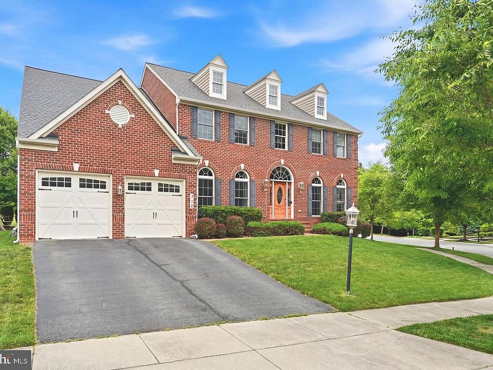 1st image of 310 Lyon Ct