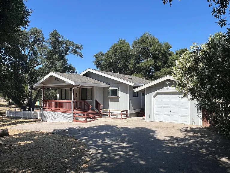 10125 Atascadero Ave #B — Photo 1