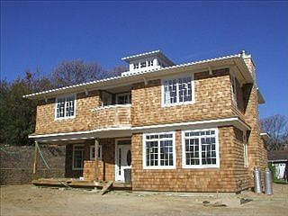 1st image of 75 Glenmore Ave