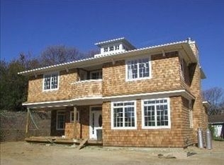75 Glenmore Ave, Montauk, NY 11954