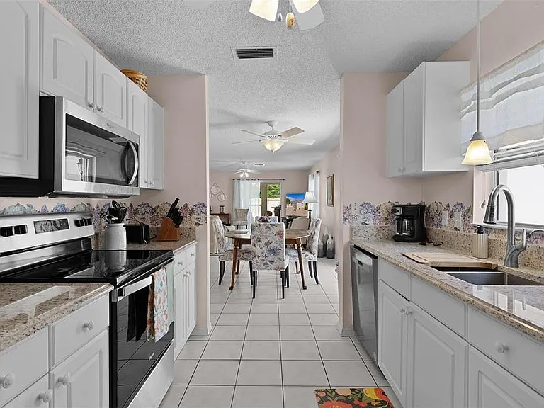 1330 Lajolla Cir — Photo 8