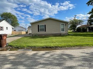 6922 Chester St, South Rockwood, MI 48179