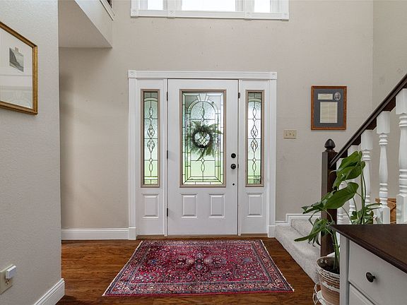 4th image of 1530 Nightingale Cir