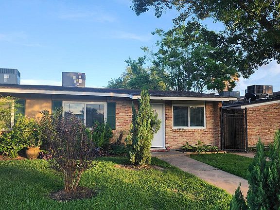 2nd image of 1106 Seafoam Rd