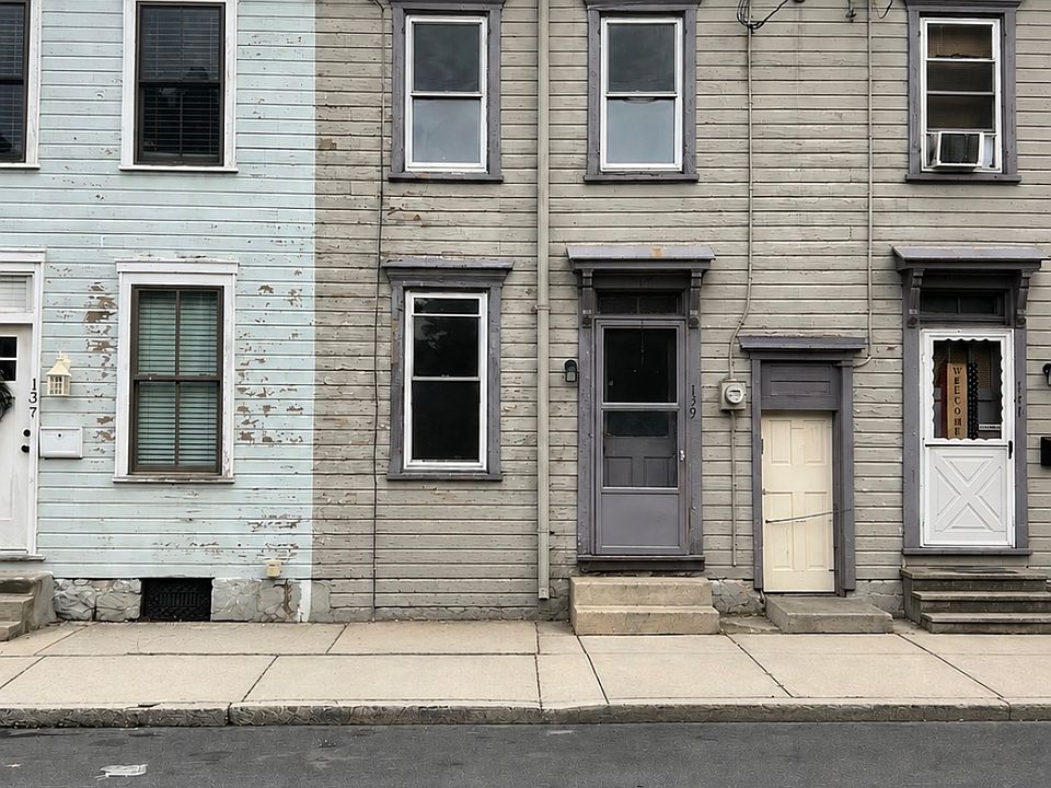 1st image of 139 E Pomfret St