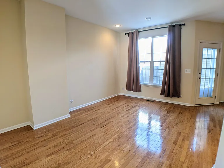 385 Bradbury Ln — Photo 6
