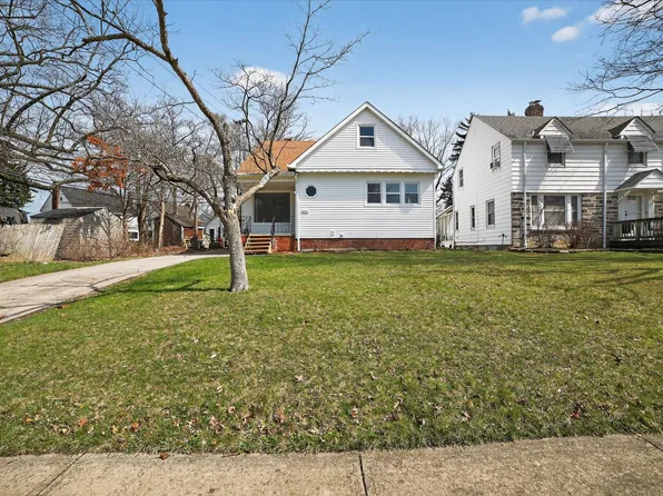 1851 Beverly Hills Dr, Euclid, OH 44117