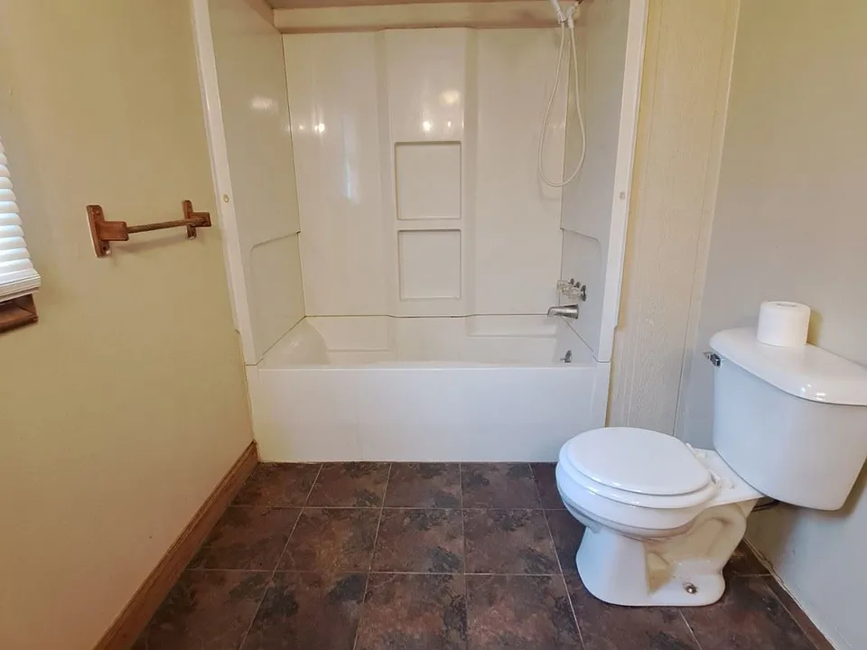 Bathroom (4)