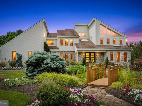 684 Korisa Dr, Huntingdon Valley, PA 19006