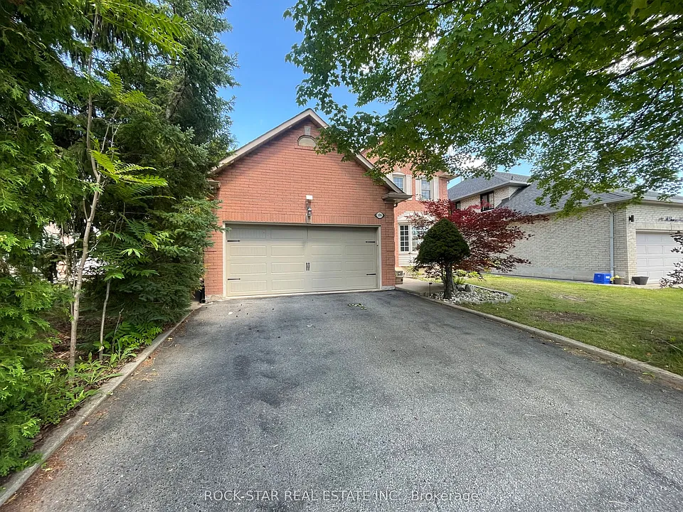 106 Milbourne Cres