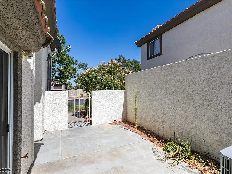 199 Oro Canyon St — Photo 34