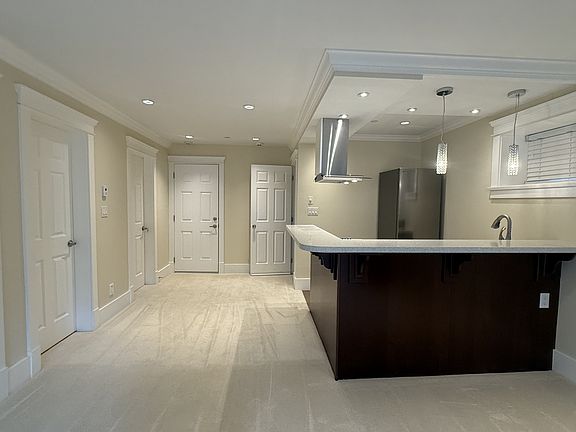 3rd image of 187 W 37th Ave