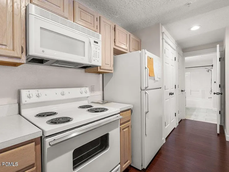 900 Bitner Rd #B16 — Photo 6