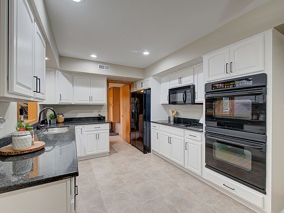 4th image of 316 Cloverdale Ln