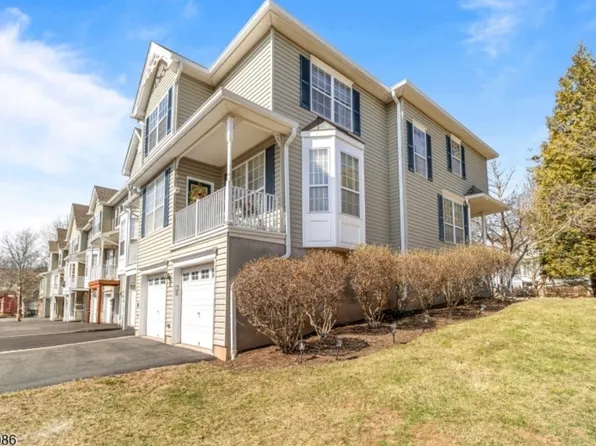 20 Chesterfield Ct, Flemington, NJ 08822
