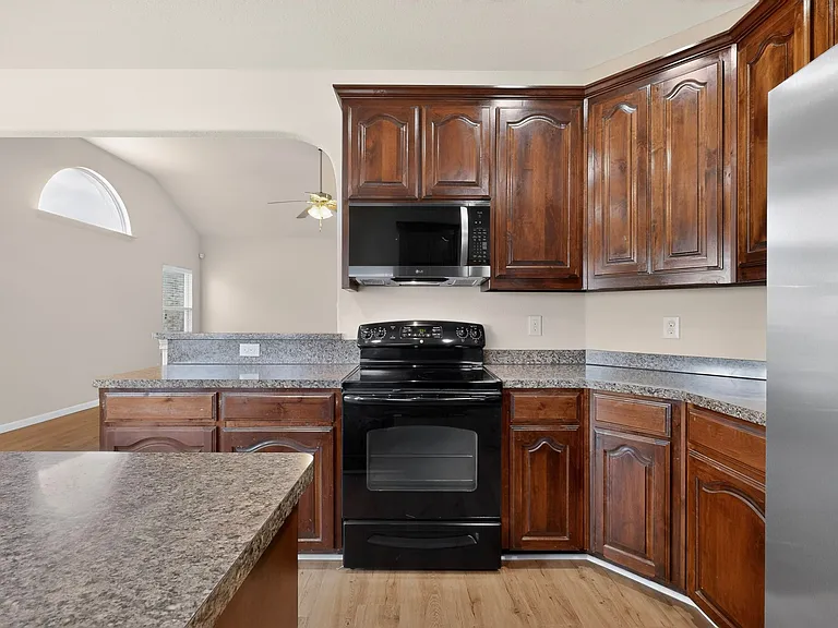 7516 Red Stag St — Photo 10