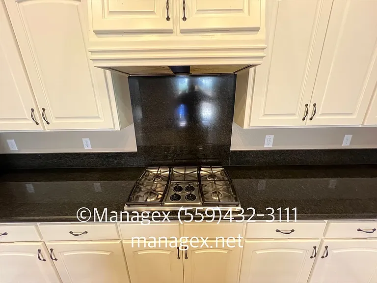 9708 N Willey Ct — Photo 10