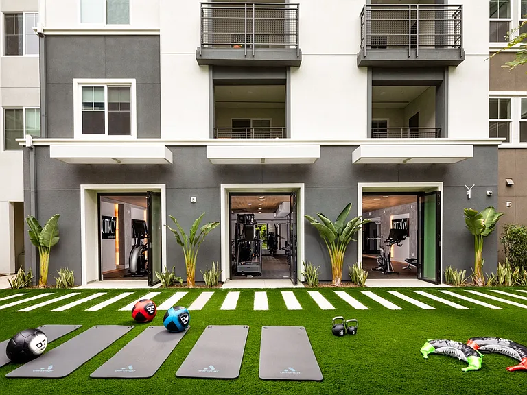 Citron Apartments — Photo 14