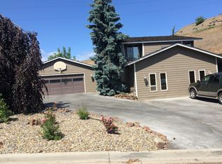 304 S 10th St, Selah, WA 98942