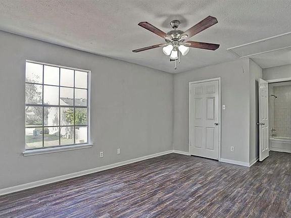 3rd image of 10733 Sandpiper Dr