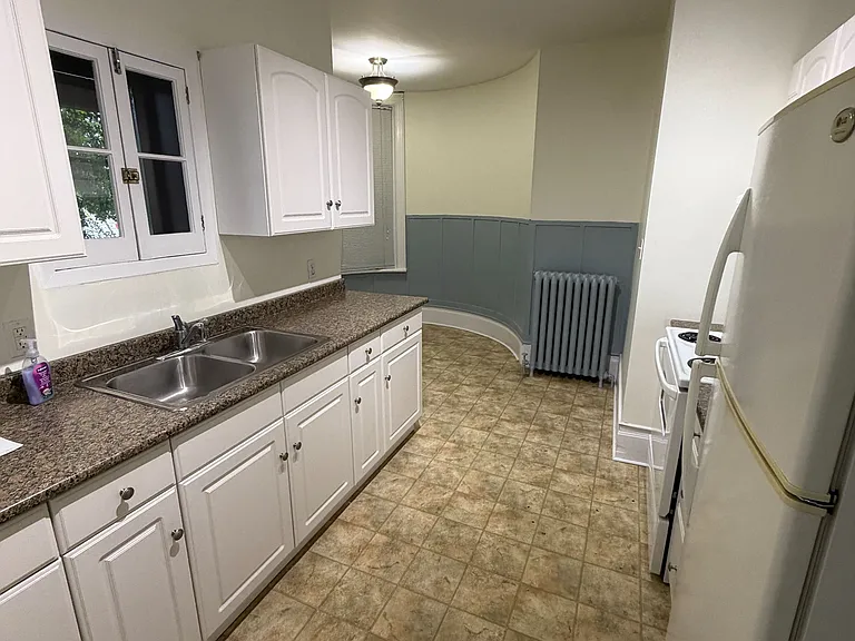 80 Bridge St W #4 — Photo 10