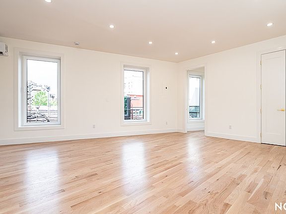 4th image of 394 Broadway #9