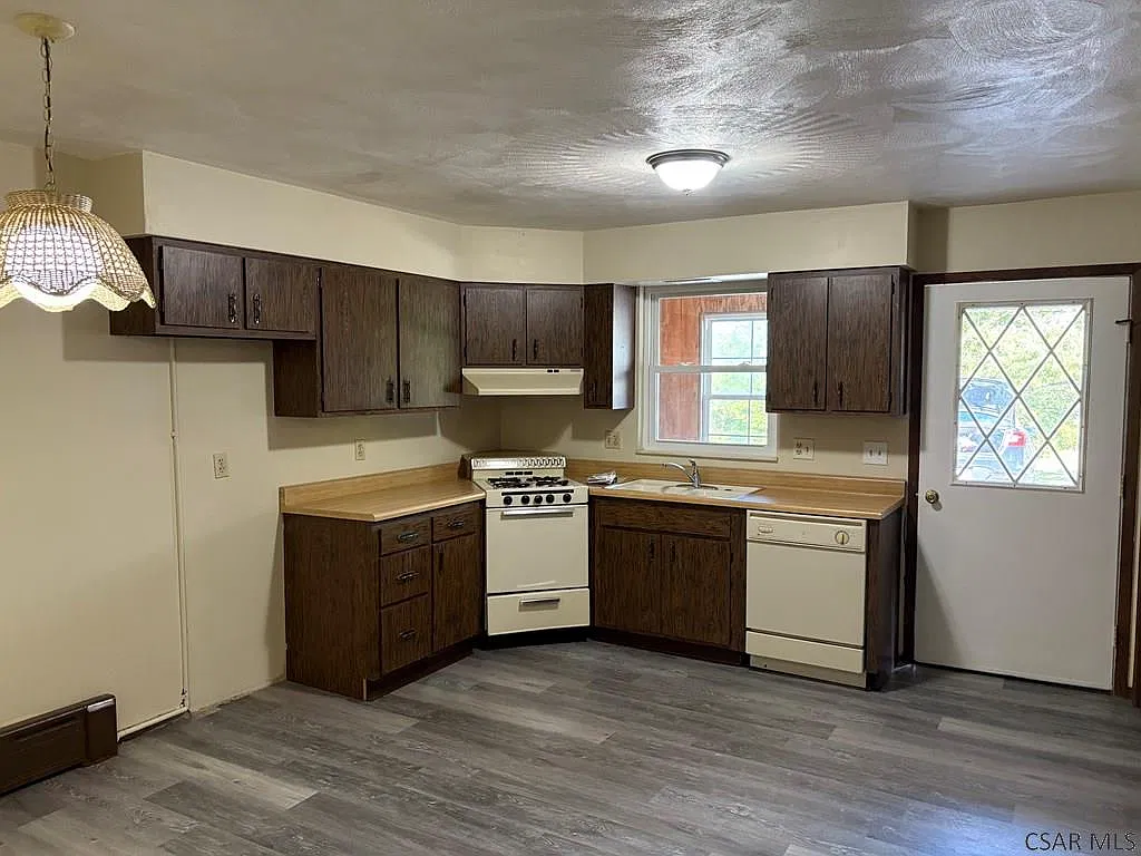 2 bed, 1.5 bath, 1100 sqft, $825 — Photo 4