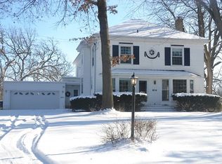 814 Chula Vis, Dixon, IL 61021