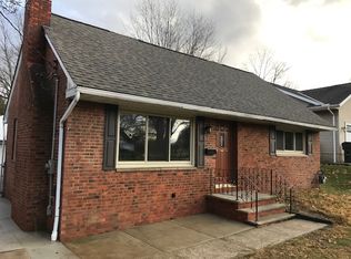 1949 E 300th St, Wickliffe, OH 44092