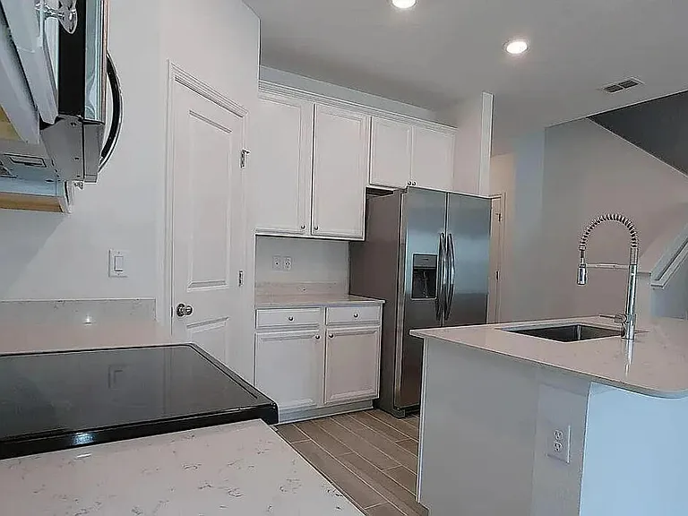 105 Boracay Cir — Photo 17