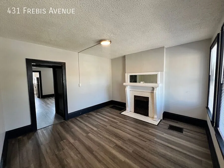 2 Bedroom Townhouse Merion Village — Photo 2