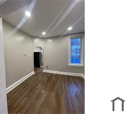 2nd image of 2747 Judson St