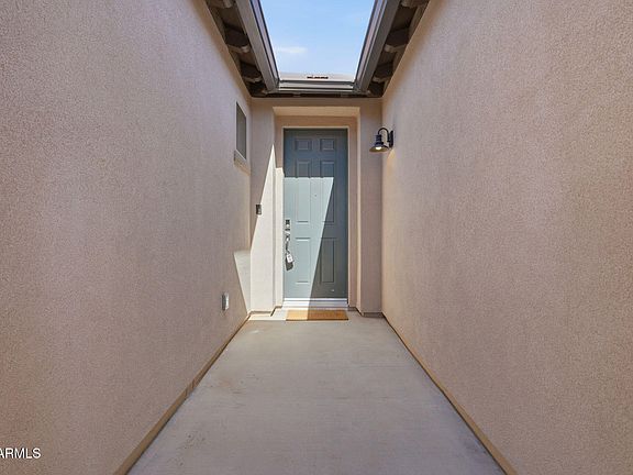 3rd image of 156 E LEVERENZ Avenue