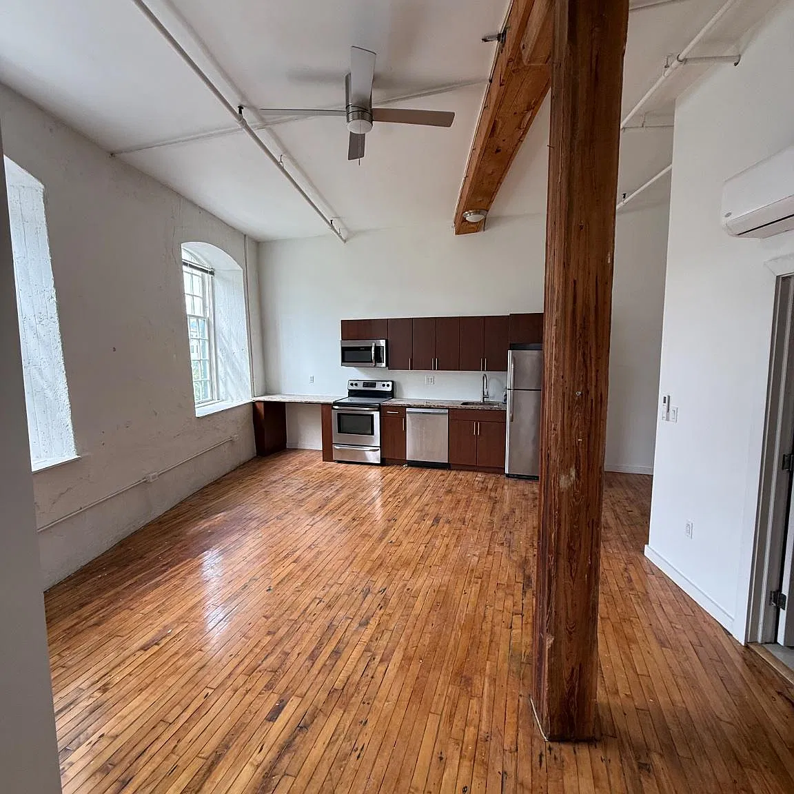 2 bed, 1.0 bath, $2,195 — Photo 1