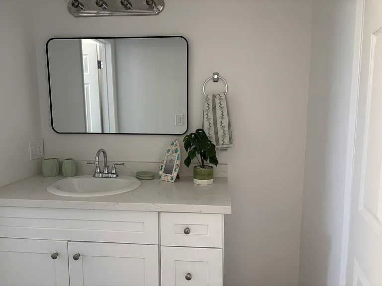 7100 Woodman Ave #8 — Photo 10