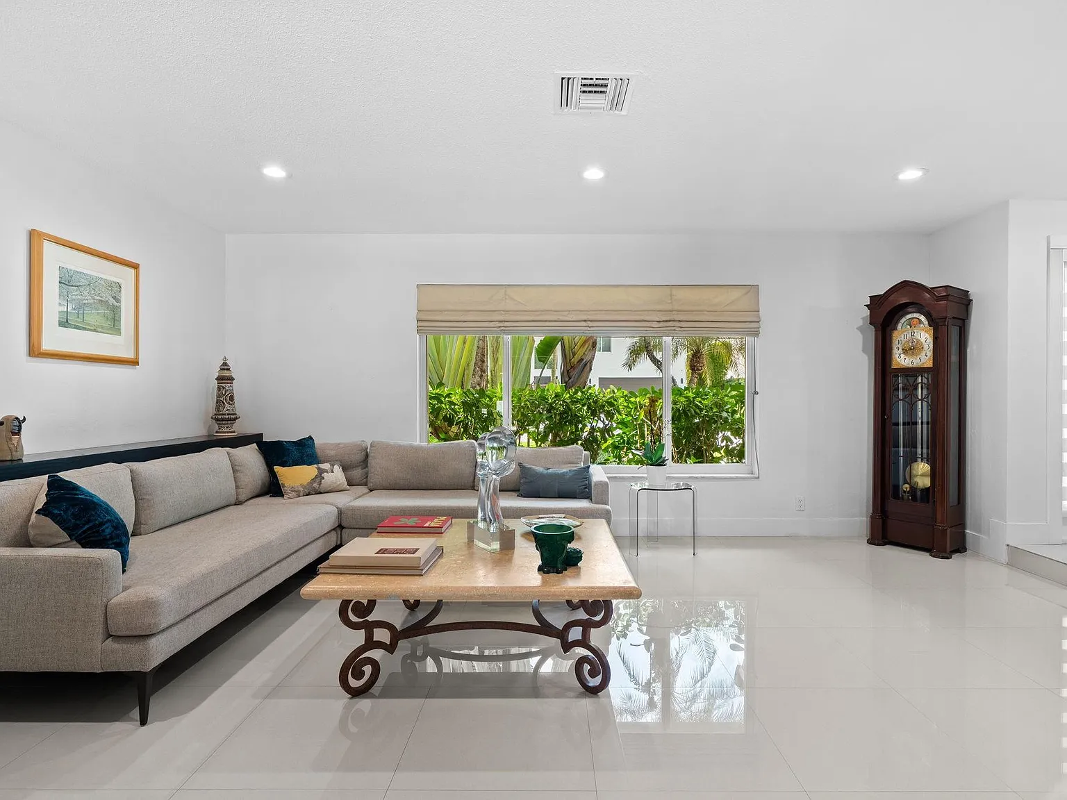4 bed, 3.0 bath, 2372 sqft, $15,000 — Photo 4