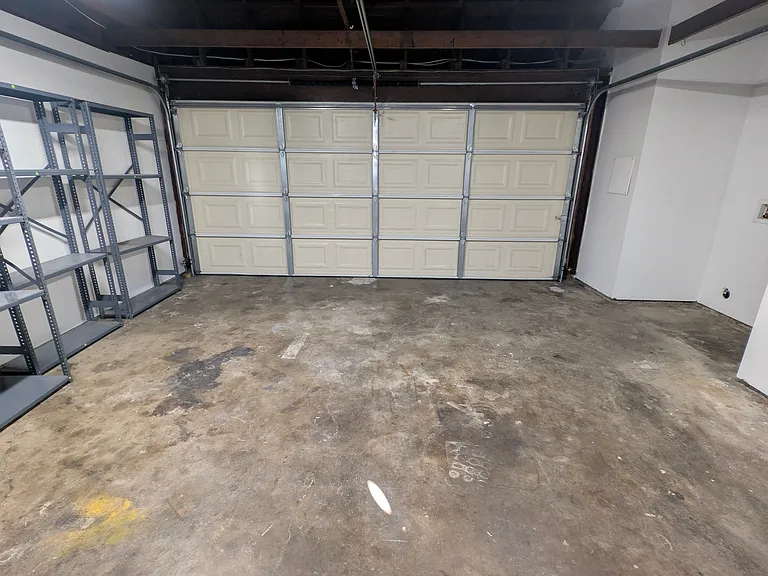 1221 Fordham Ave — Photo 23