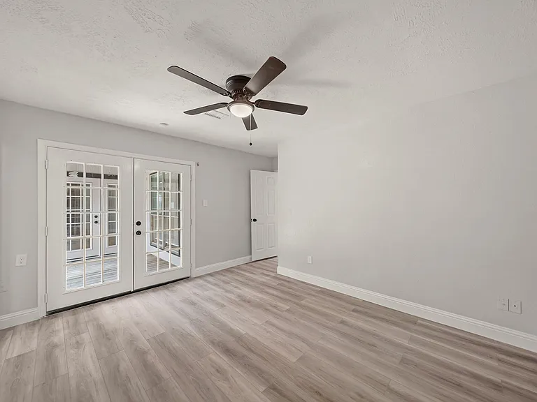 22039 Rivermead Dr — Photo 15