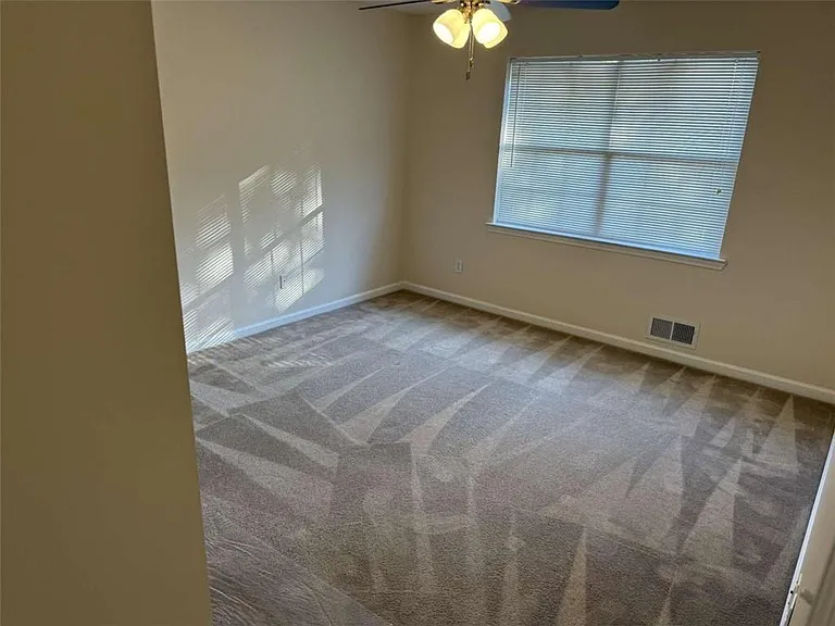 228 Solomon Dr — Photo 8