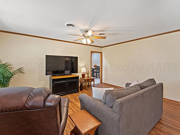 5th image of 2820 Lloyd Dr