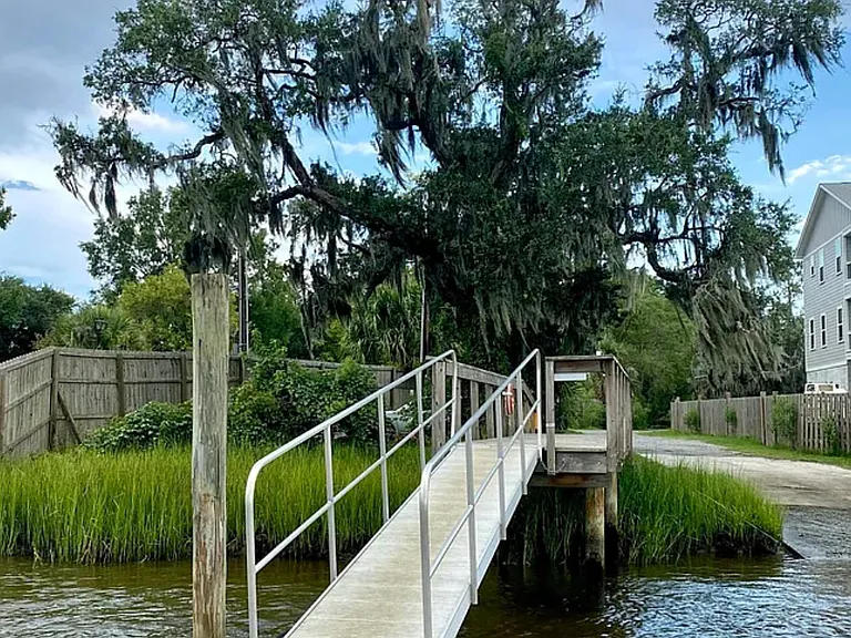 Floating Pier & Boat Landing