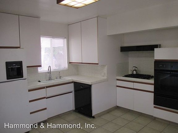 4th image of 13109 Willard St