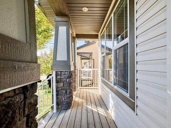 3rd image of 83 E Legacy Cres SE