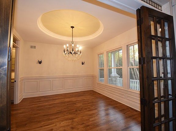 4th image of 4443 Clausen Ave