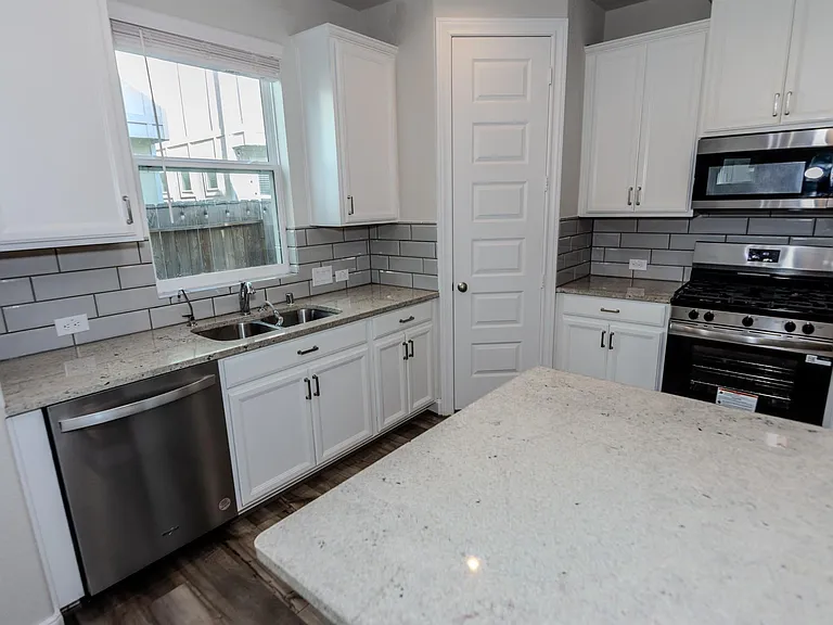 4120 Split Ivy Dr — Photo 19