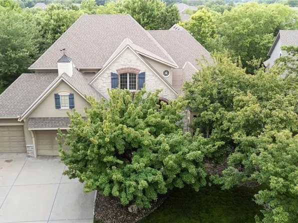 9300 W 156th Pl, Overland Park, KS 66221