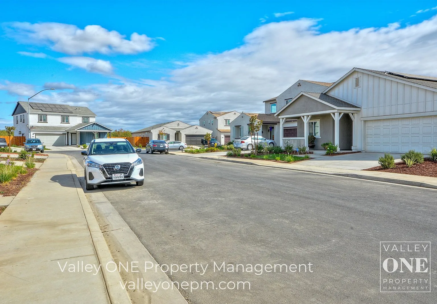 4 bed, 2.0 bath, 1912 sqft, $2,575 — Photo 4